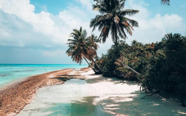 Bliss Dhigurah Hotel