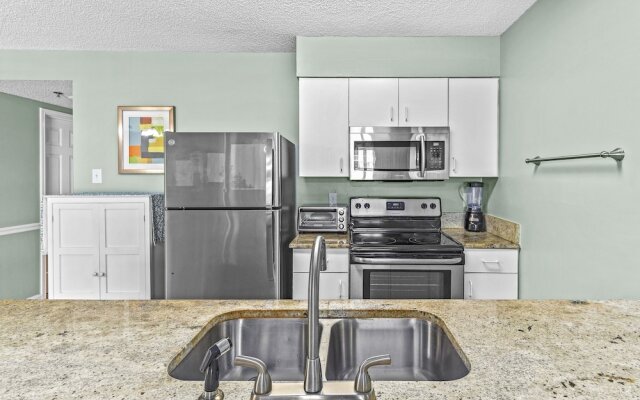 Tradewinds Condos by Hosteeva