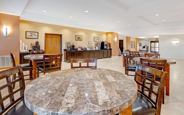 Scottish Inn and Suites La Porte