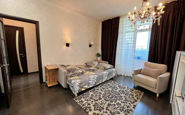 Саквояж на улице Чуйкова