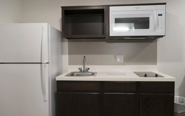 WoodSpring Suites Bakersfield East