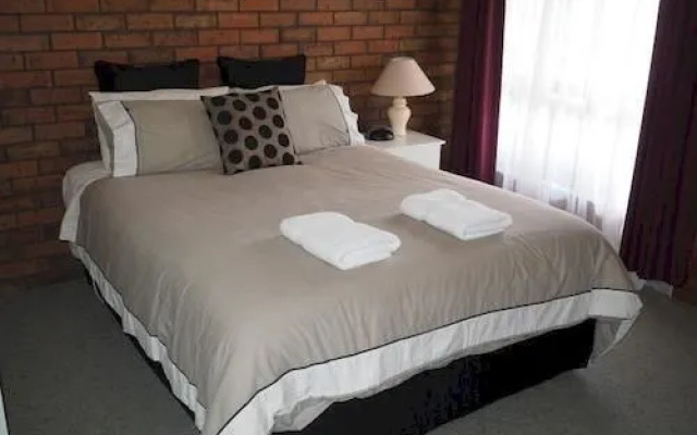 Jacaranda Motel & Holiday Units – Guest Rooms – Swan Hill