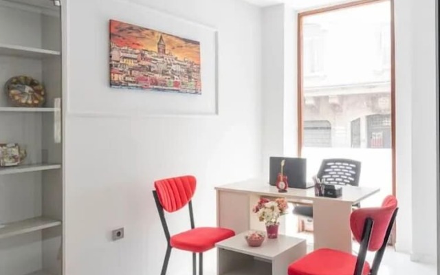 Red Tent Suite 24