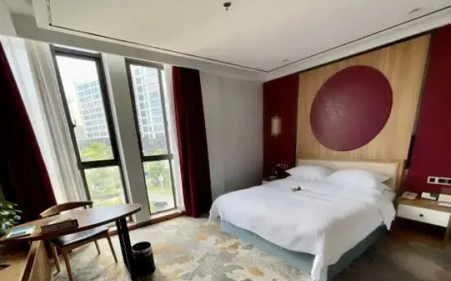 92·Nato Wisdom & Regimen Hotel