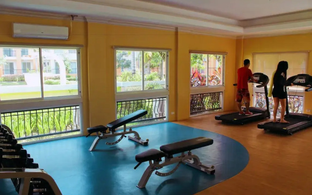 2 Bedroom at San Remo Oasis near SM Seaside