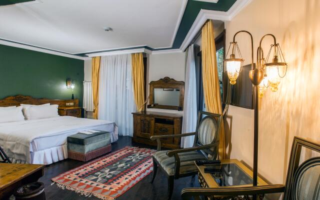 Rose Garden Suites