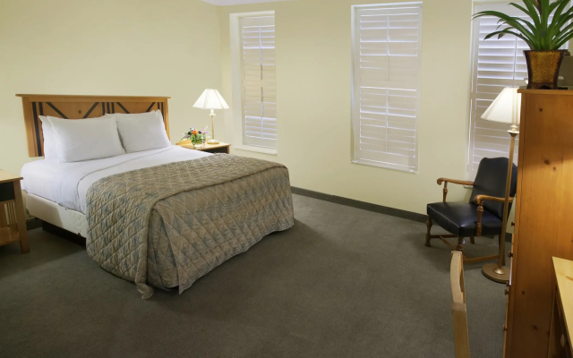 Crockett Hotel