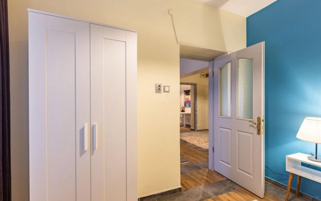 Charming Flat Near Taksim Square in Cihangir