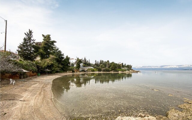 Beautiful Apartment in Chalkida With Wifi and 2 Bedrooms