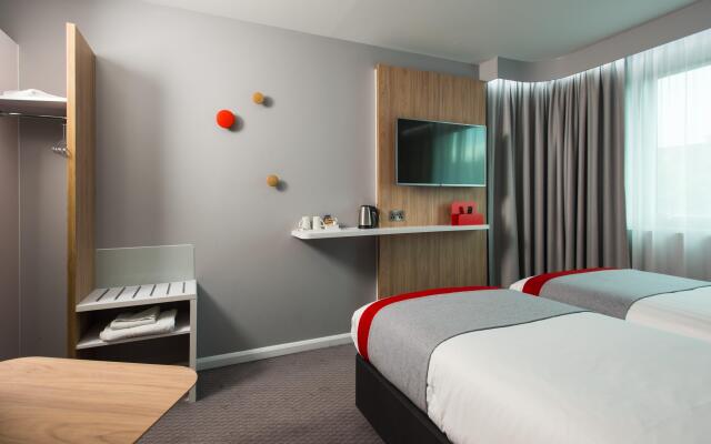 Holiday Inn Express Leeds City Centre Armouries, an IHG Hotel