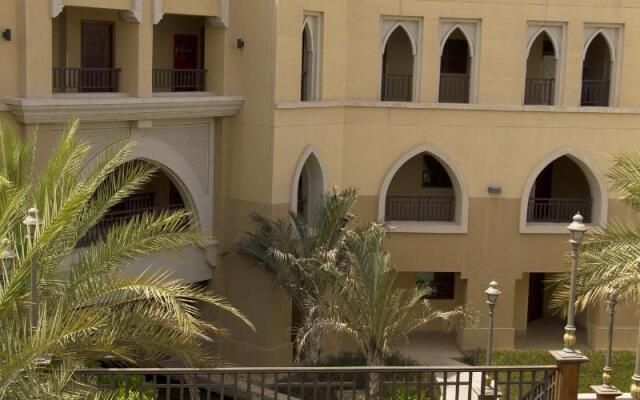 Shangri-La Hotel Apartments Qaryat Al Beri