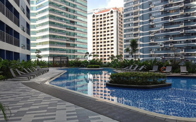 1BR balcony fast Internet Netflix in Makati Manila Air Residences