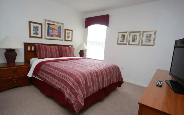 4648 5- Bdrm'Slake Views Facing Poolwater View