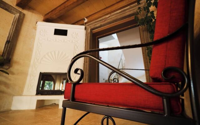 Rocca Stone House
