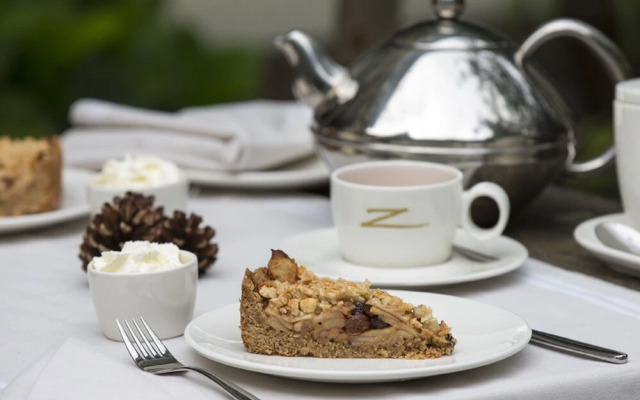 Zenzez Hotel & Lounge