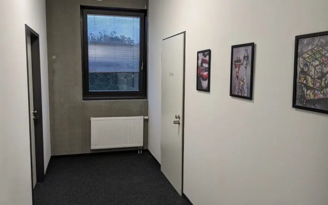 Boardingrooms Direct A8, Close to Stuttgart, 25min