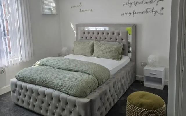 Glams Cozy City Apartment in Wolverhampton