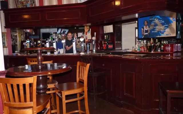 Shanahans B&B with Sports Bar