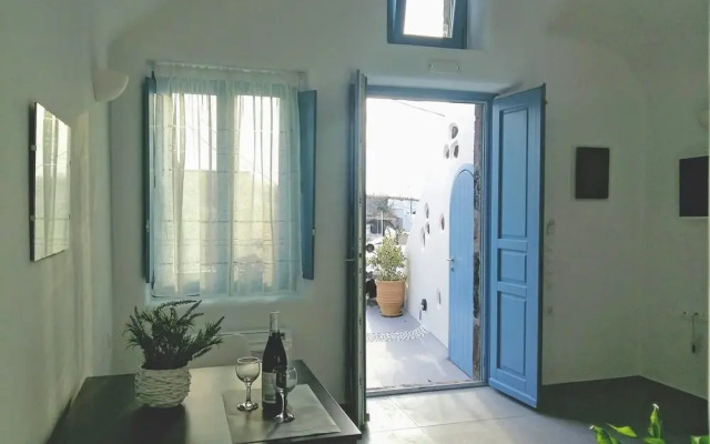 Notis Villa