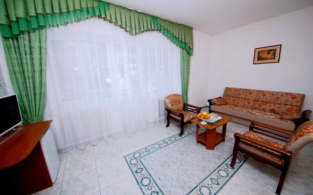 Yason Guest House