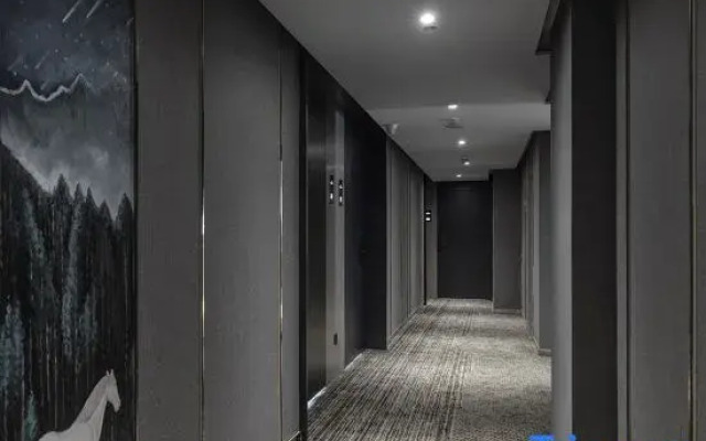 Mr. Robb Hotel (Chongqing Fortune Center)