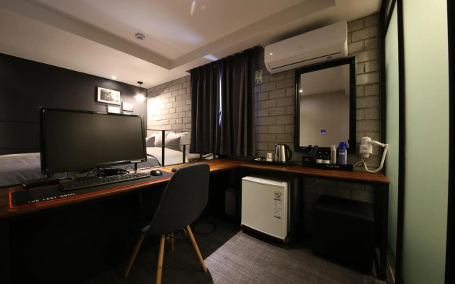 The Last Hotel