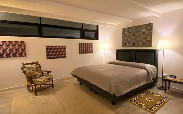 Lenzi’s Bottega and Gallery Suites