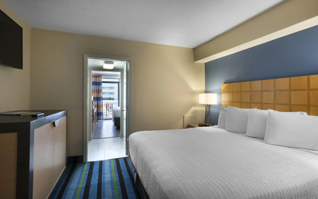 Captain's Quarters Resort