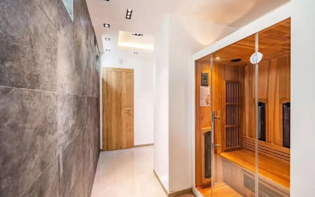 Villa Alpha - Four Bedroom Villa With Swimming Pool