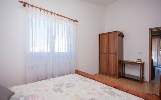 Apartments Maretic
