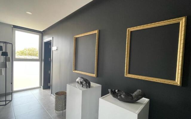 Design Suites Boutique Hotel