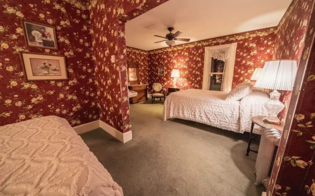 St. Elmo Hotel