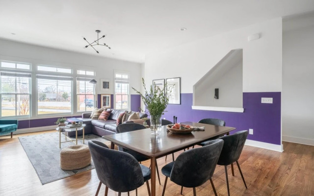 Monroe 11 in Nashville