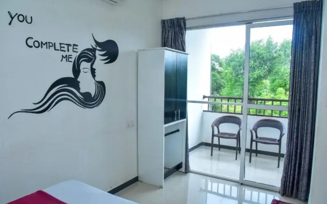 Isuru City Hotel