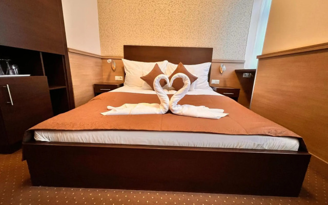 Central Hotel 21