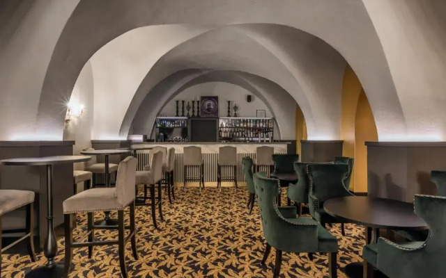 SOWELL COLLECTION Hôtel du Roi & SPA