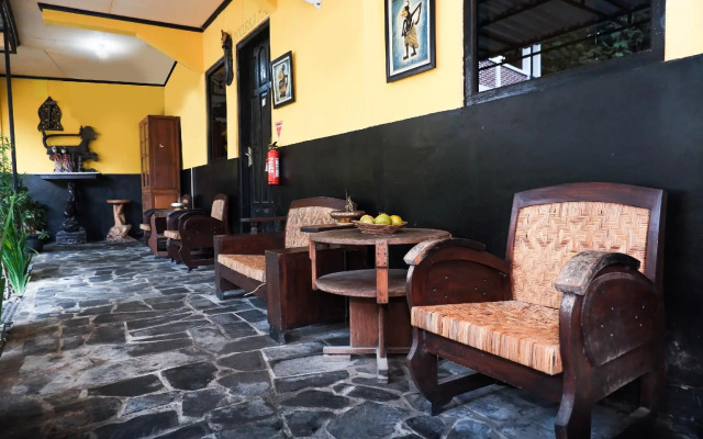 Super OYO 598 Udan Mas Guesthouse& Gallery