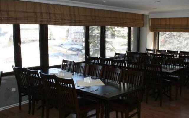 Uslan Hotel
