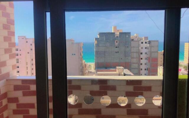 Apartment for you completely , Al-Ajami Al-Bitash, beach view