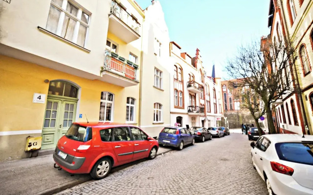Red by Grand Apartments