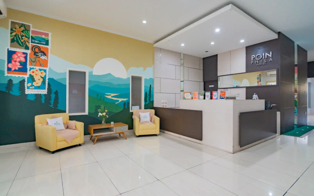 RedDoorz Plus @ Point Phila Cihampelas