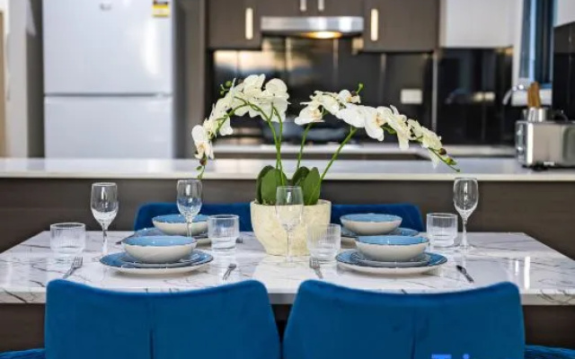 Parramatta New 2Bedroom apt close to Train/Shoping – Restaurant – Sydney