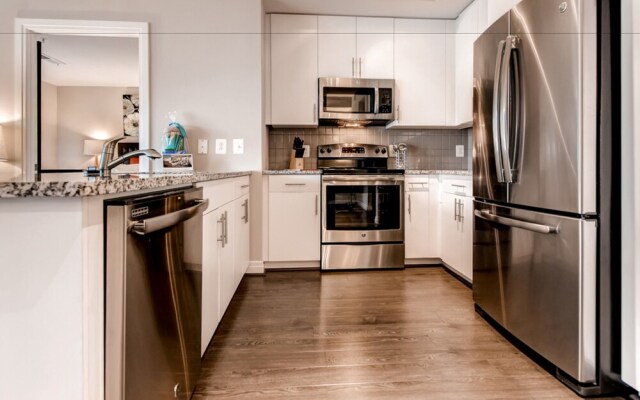 Global Luxury Suites at Hidden Creek