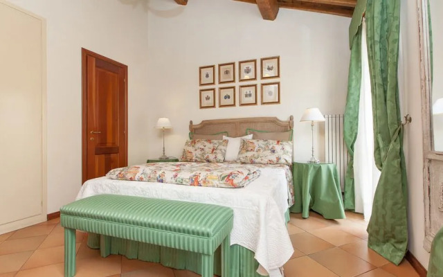 Trevi Penthouse with Jacuzzi