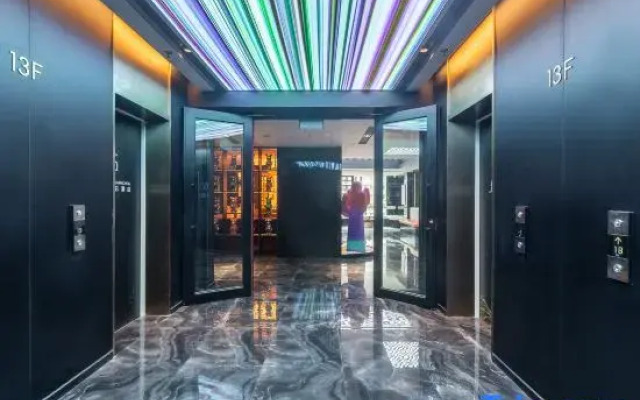 S Hotel (Chongqing Liujiaping Subway Station)