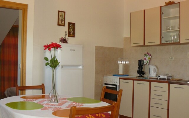 Fran - Only 150m From Beach - A2