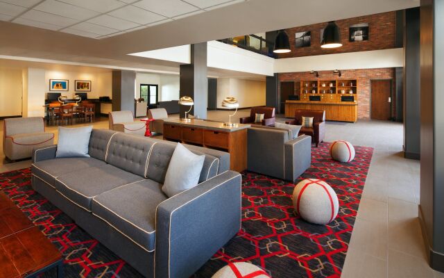 Four Points by Sheraton Phoenix South Mountain