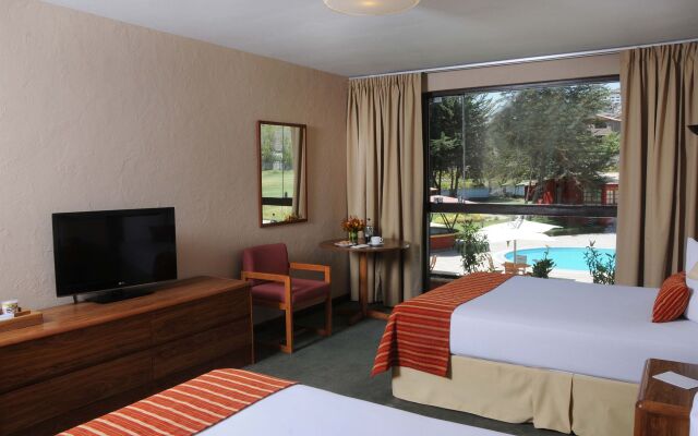 Hotel El Lago by Luoxo
