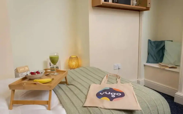 Student Only Cable Street