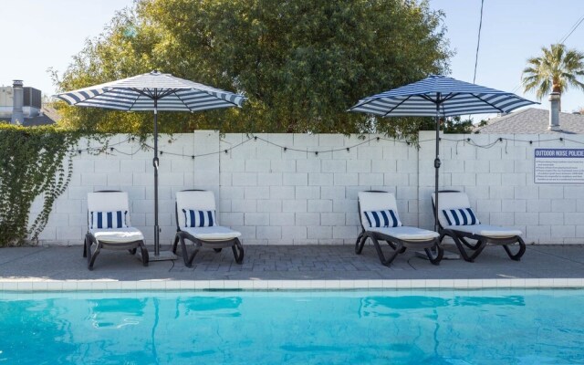 Scottsdale East Osborn 4 Bedroom Home by RedAwning, Scottsdale